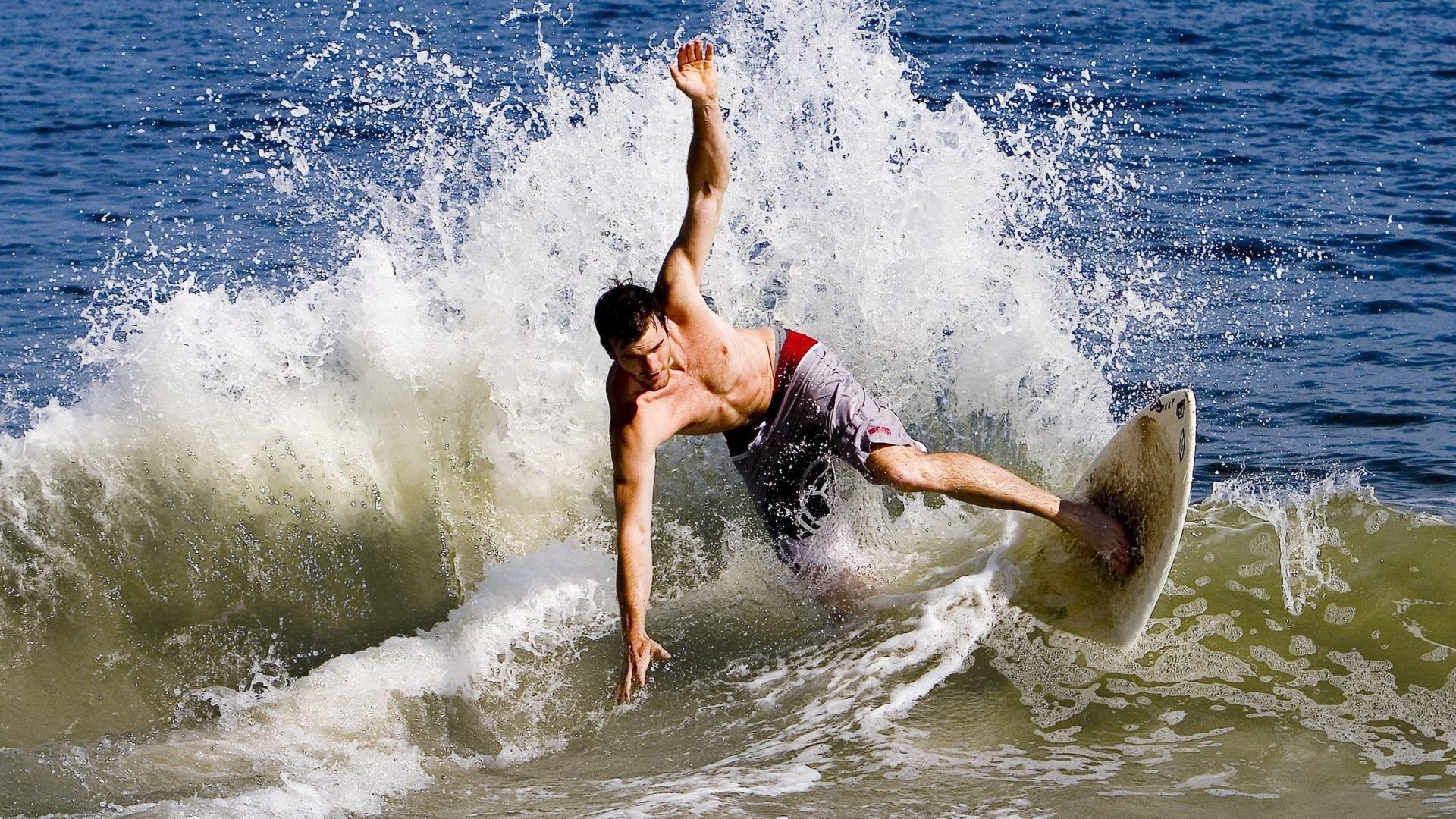 kaiyun sports-_逆转奇迹！弱者变强者，比赛精彩纷呈_，弱者变成强者的名人真实事例